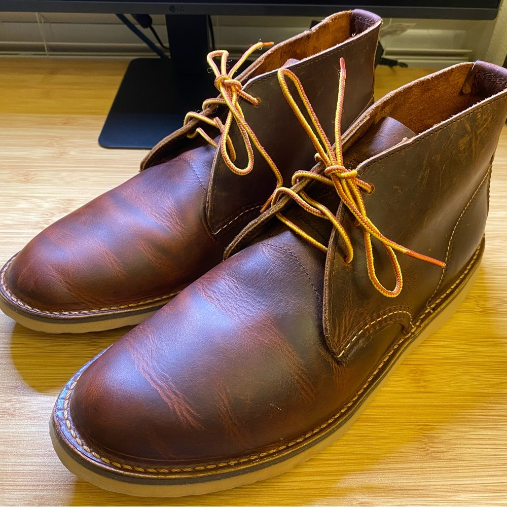 Red Wing Shoes Brown Leather Weekender Chukka Boots with Tan Laces
